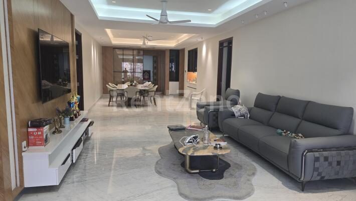 0.5 Room in Shared 3.5BHK — photo 3 of 9